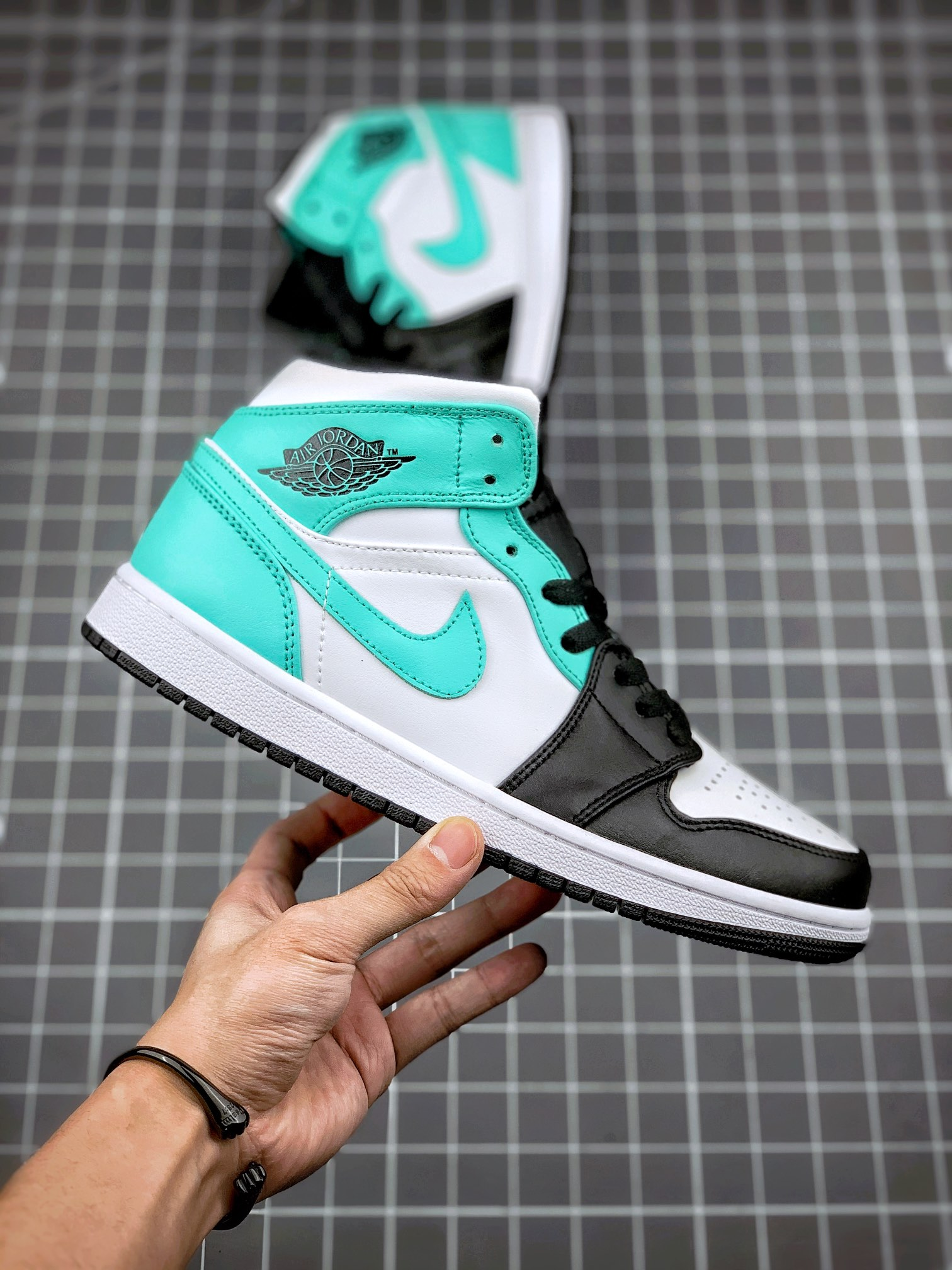 Nike Air Jordan 1 Retro High OG NRG Igloo