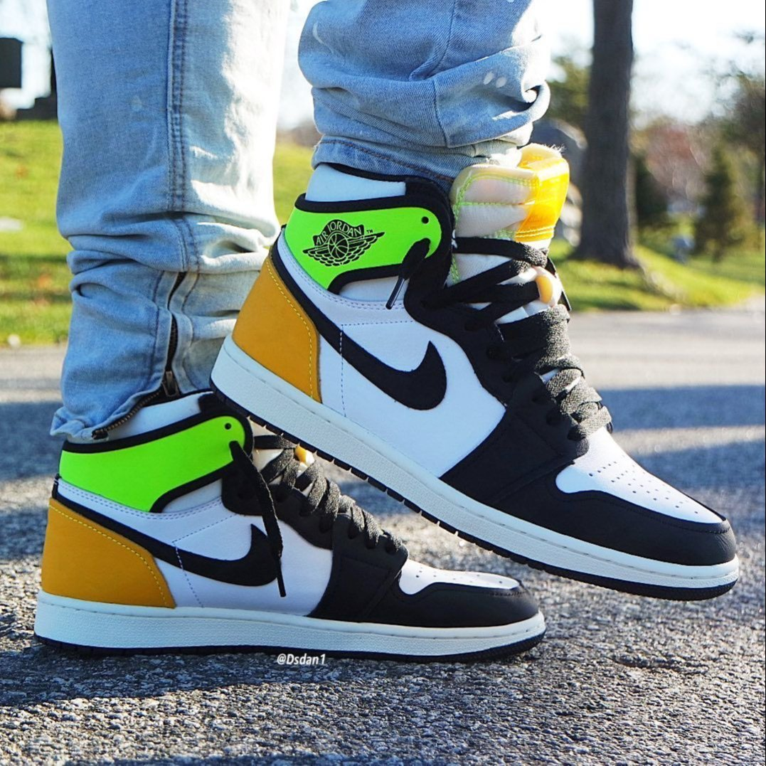 Nike Air Jordan 1 Retro High OG Volt Gold