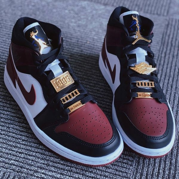 Nike Air Jordan 1 Mid SE Gold Pendants
