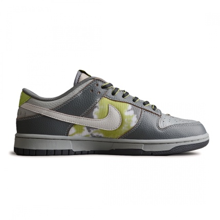 HUF x Nike SB Dunk Low Friends&Family