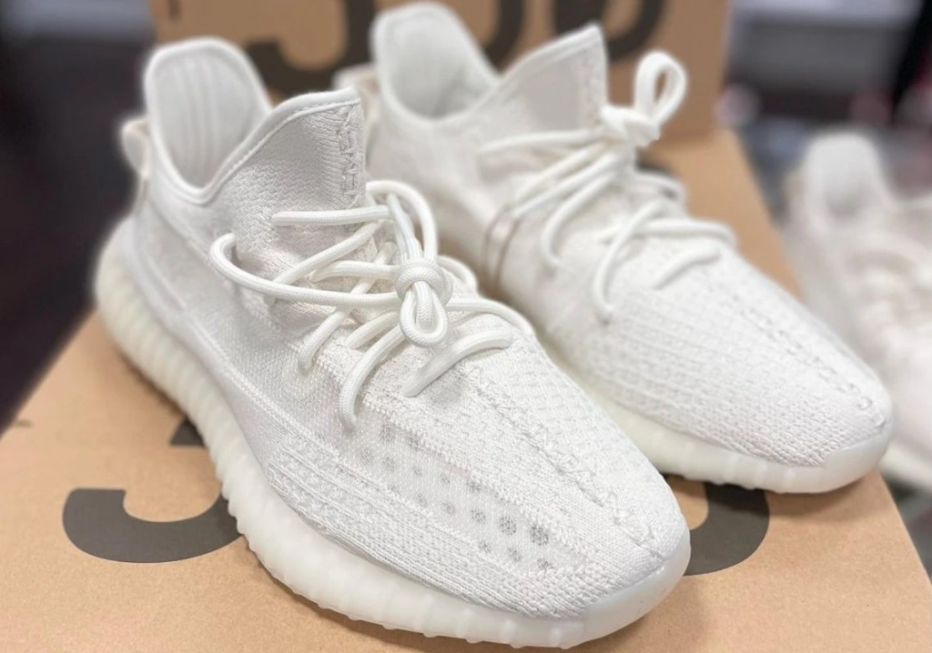 [Authorize✅]Adidas Yeezy  Boost 350 V2 'Cream White / Triple White' for sale photo review
