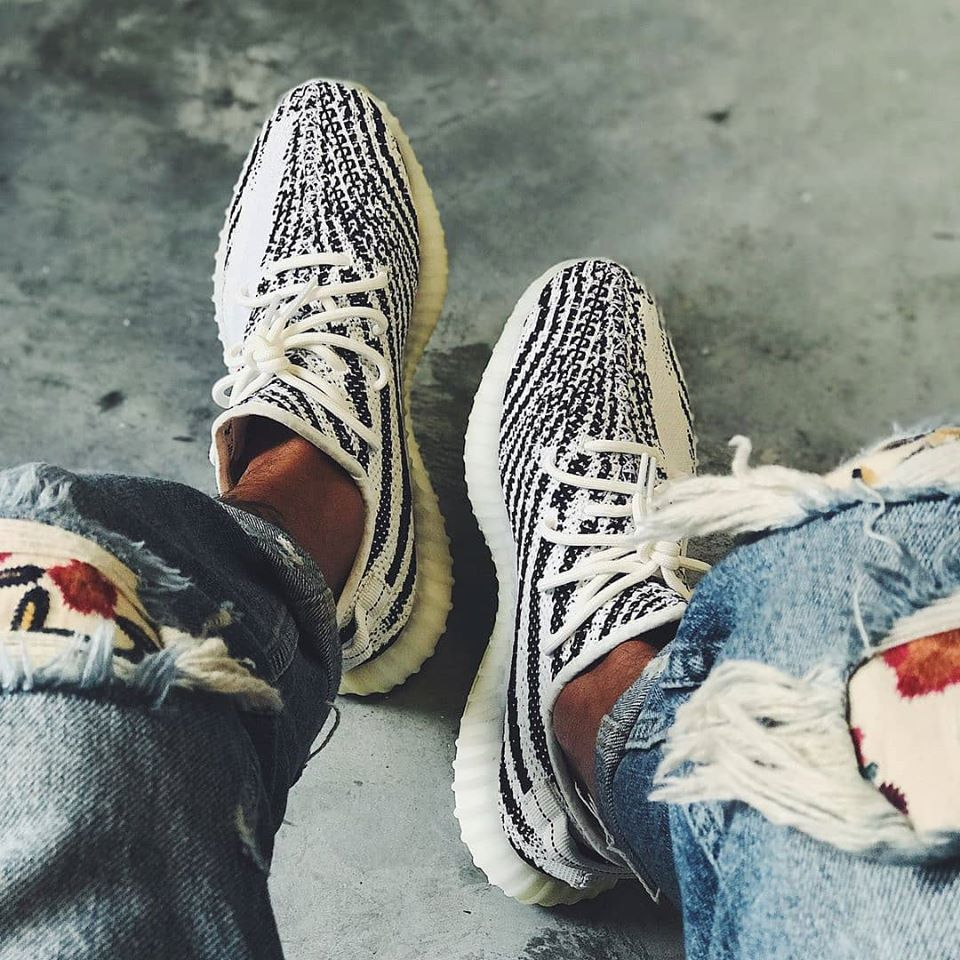 [Authorize✅]Zebra – 2018/2019 Release Yeezy Boost 350 V2   Adidas for sale photo review