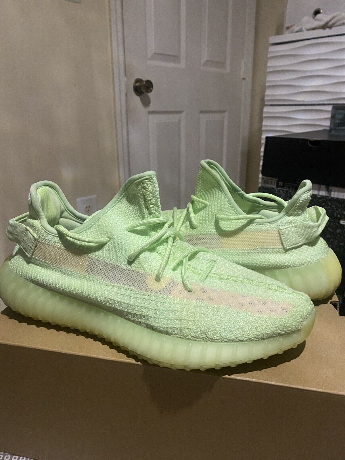 [Authorize✅]Adidas Yeezy 350 Boost V2 Glow In The Dark for sale photo review