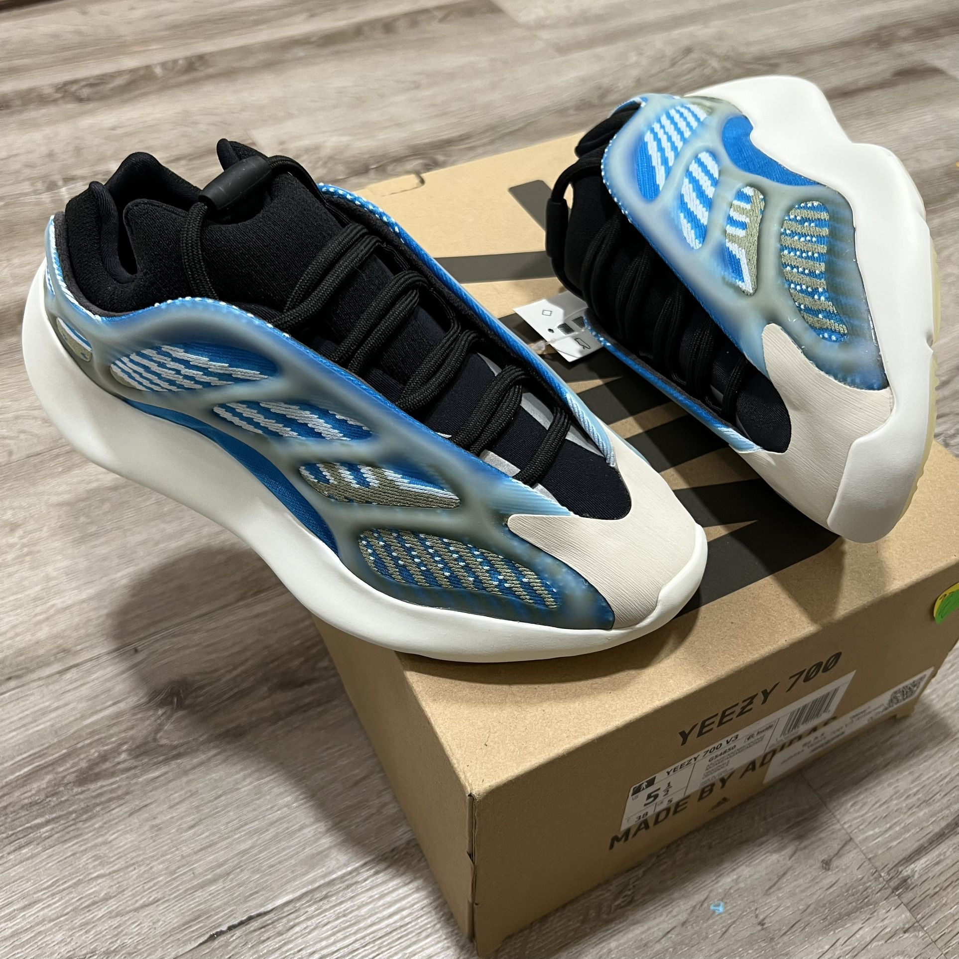 [Authorize✅]Adidas Yeezy 700 V3 Arzareth for sale photo review