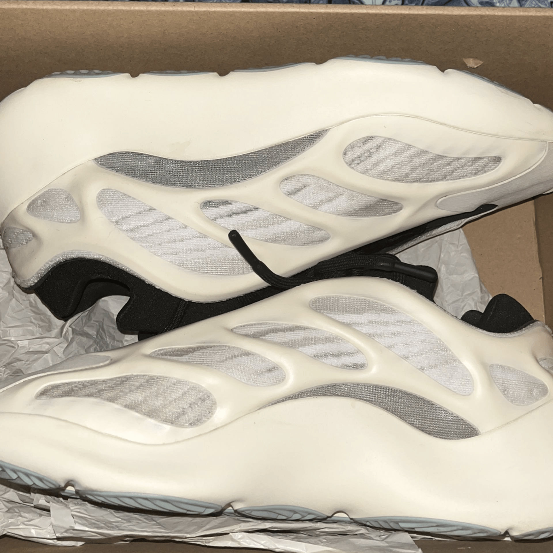 [Authorize✅]Adidas Yeezy 700 V3 Azael white for sale photo review