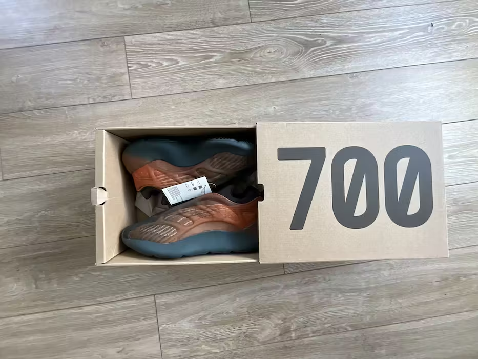 [Authorize✅]Adidas Yeezy 700 V3 Copper Fade for sale photo review