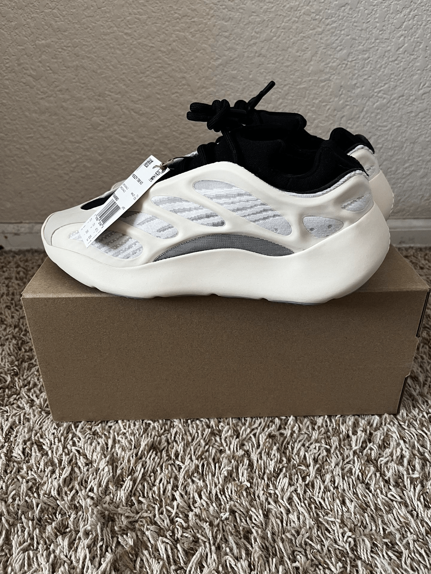 [Authorize✅]Adidas Yeezy 700 V3 Azael white for sale photo review
