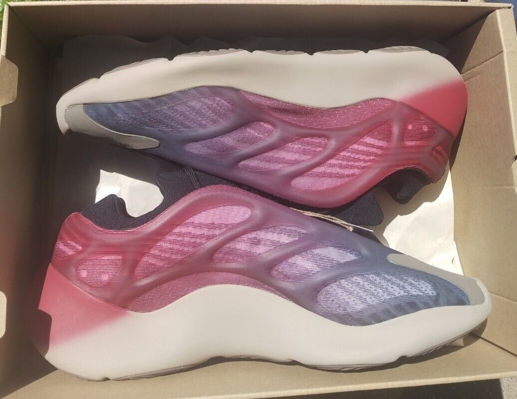 [Authorize✅]Adidas Yeezy 700 V3 Fade Carbon for sale photo review
