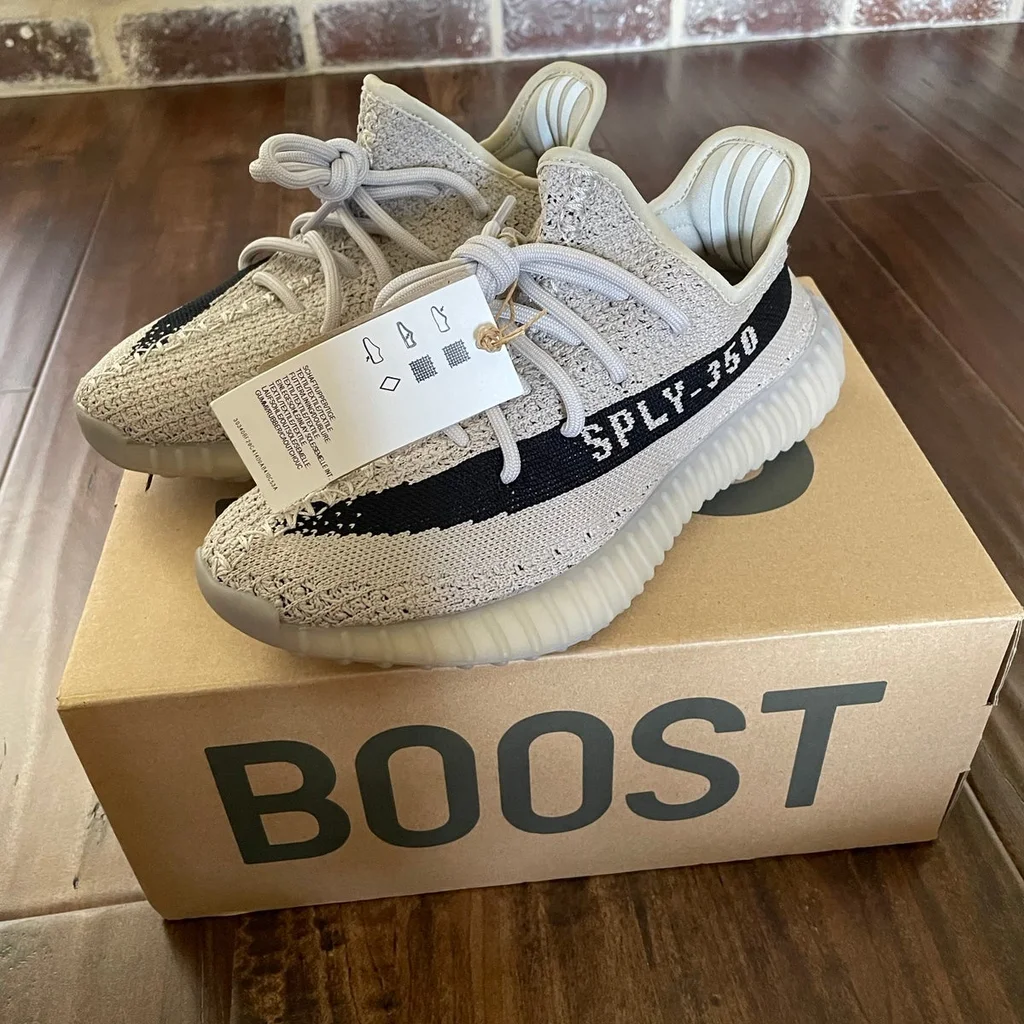 [Authorize✅]Adidas Yeezy Boost 350 V2 Beige Black for sale photo review