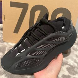 [Authorize✅]Adidas Yeezy 700 V3 Dark Glow for sale photo review