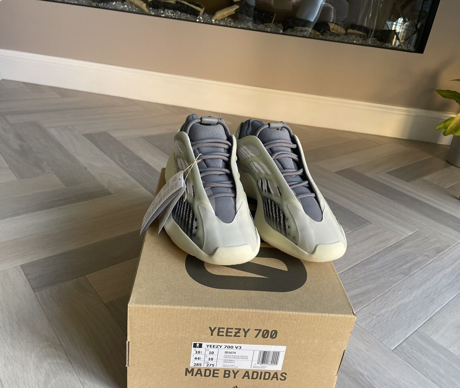 [Authorize✅]Adidas Yeezy 700 V3 Fade Salt for sale photo review