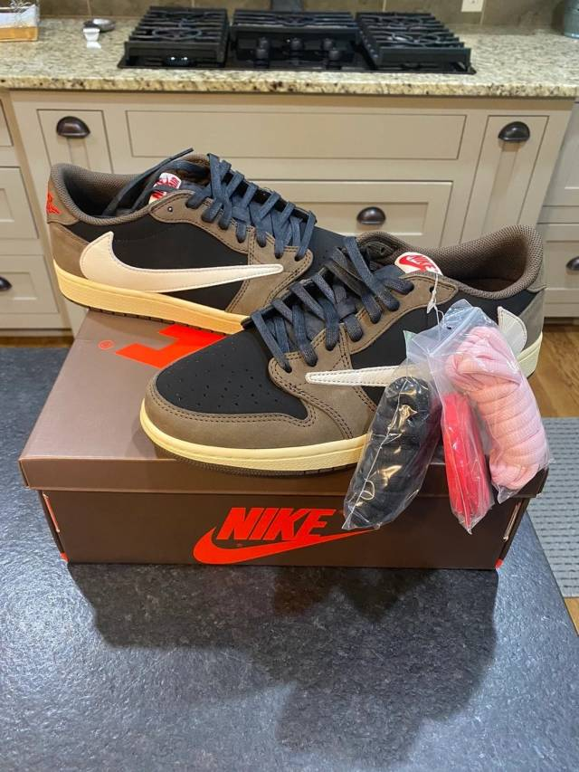 [Authorize✅]Travis Scott x Air Jordan 1 Low Mocha for sale photo review