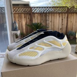 [Authorize✅]Adidas Yeezy 700 V3 Safflower for sale photo review