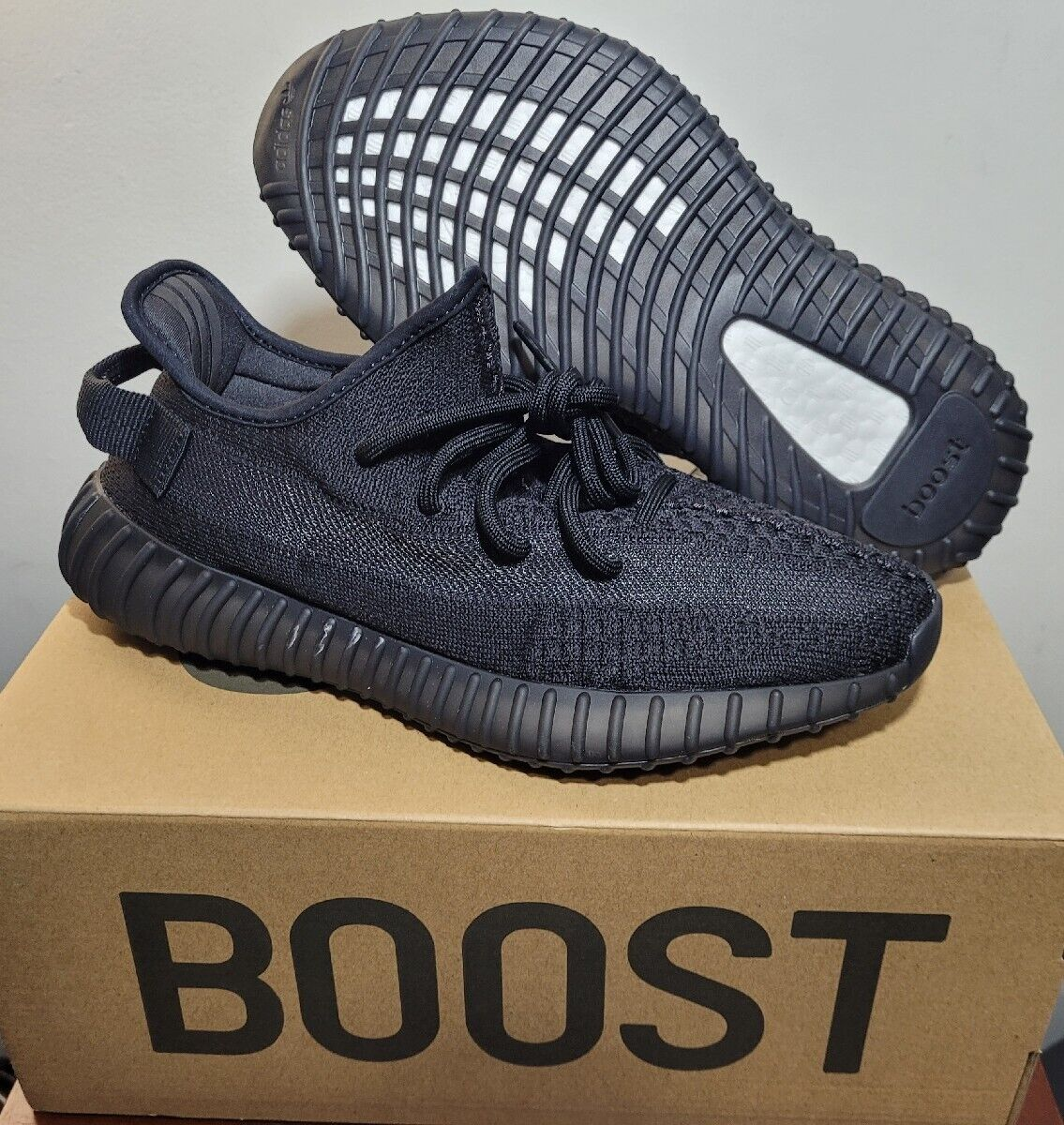 [Authorize✅]Adidas Yeezy Boost 350 V2 Onyx for sale photo review
