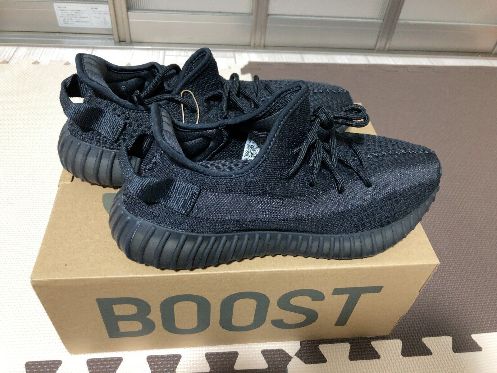[Authorize✅]Adidas Yeezy Boost 350 V2 Onyx for sale photo review