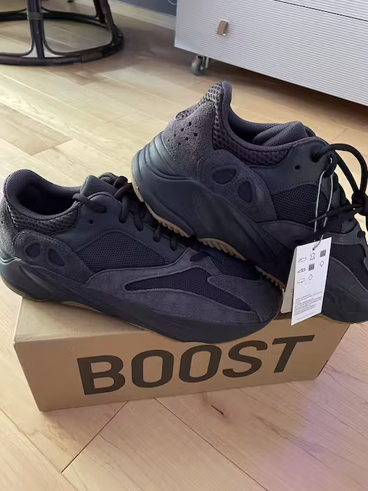 [Authorize✅]Adidas Yeezy Boost 700 Utility Black for sale photo review