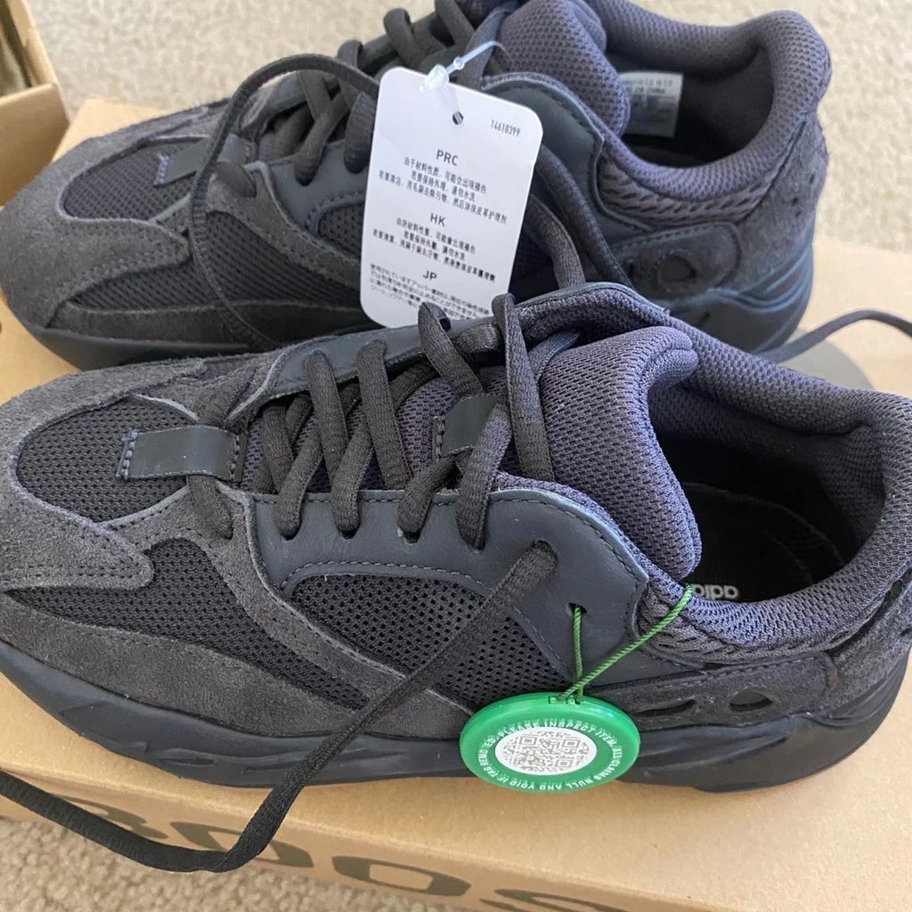 [Authorize✅]Adidas Yeezy Boost 700 Utility Black for sale photo review