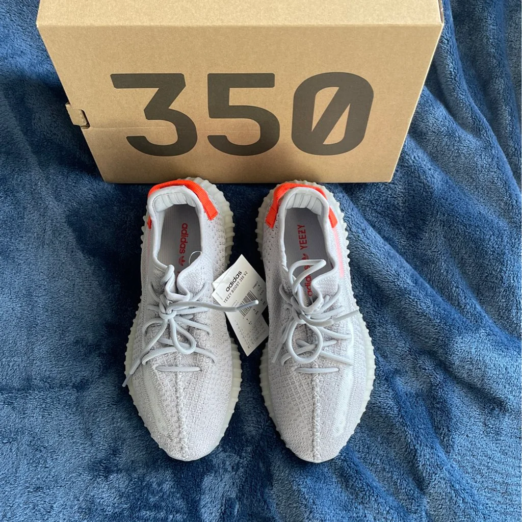 [Authorize✅]Adidas Yeezy Boost 350 V2 Tail Light for sale photo review